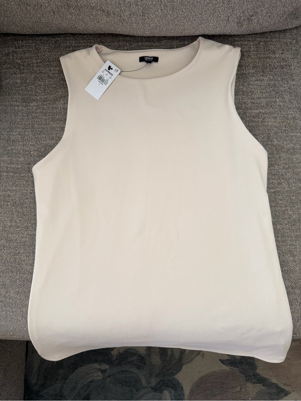 Body Contour High Compression  Crewneck Tank Top — Light Cream